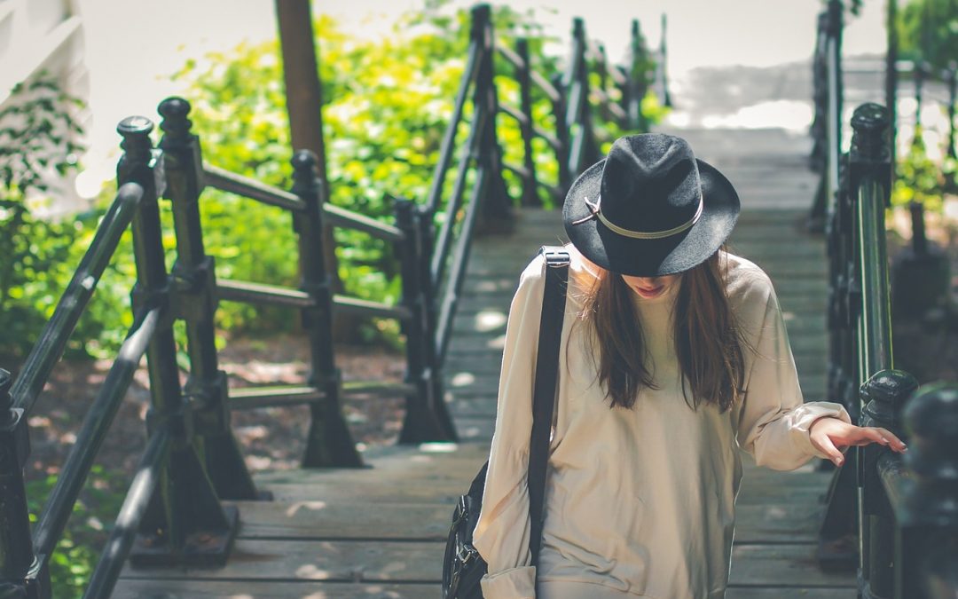 Le chapeau est un accessoire de mode intemporel.