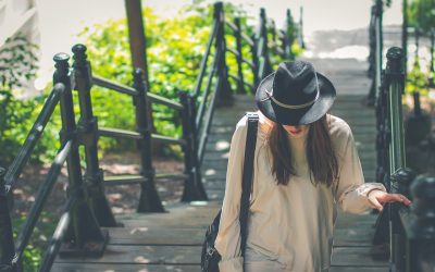 Le chapeau est un accessoire de mode intemporel.