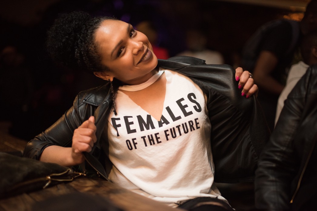 Comment porter une veste habillée femme ? - Vinyland